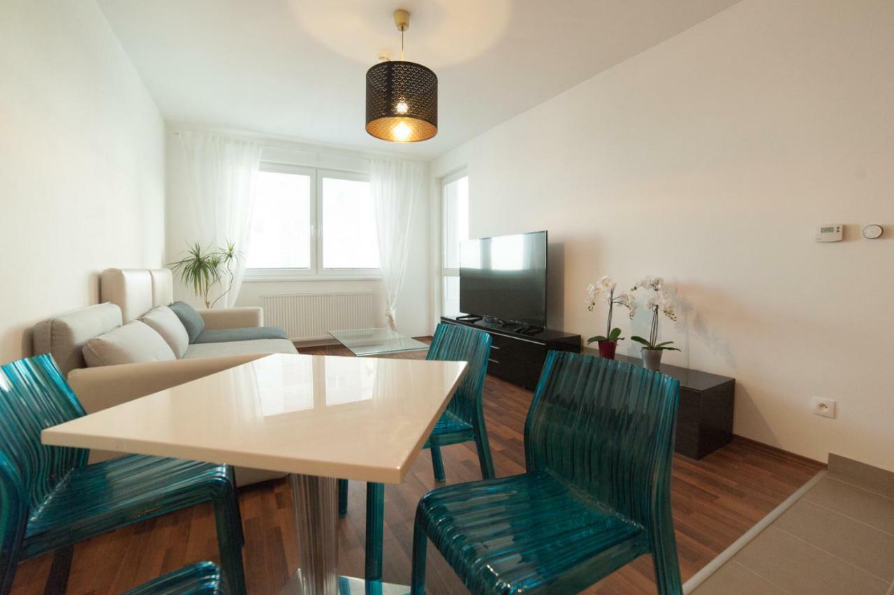 After Eight Apartment บราติสลาวา ภายนอก รูปภาพ