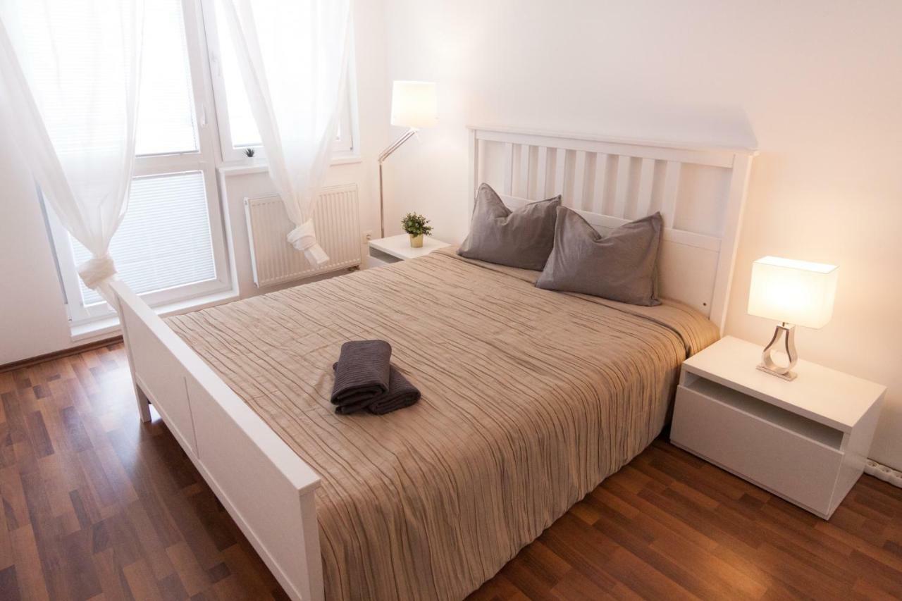 After Eight Apartment บราติสลาวา ภายนอก รูปภาพ